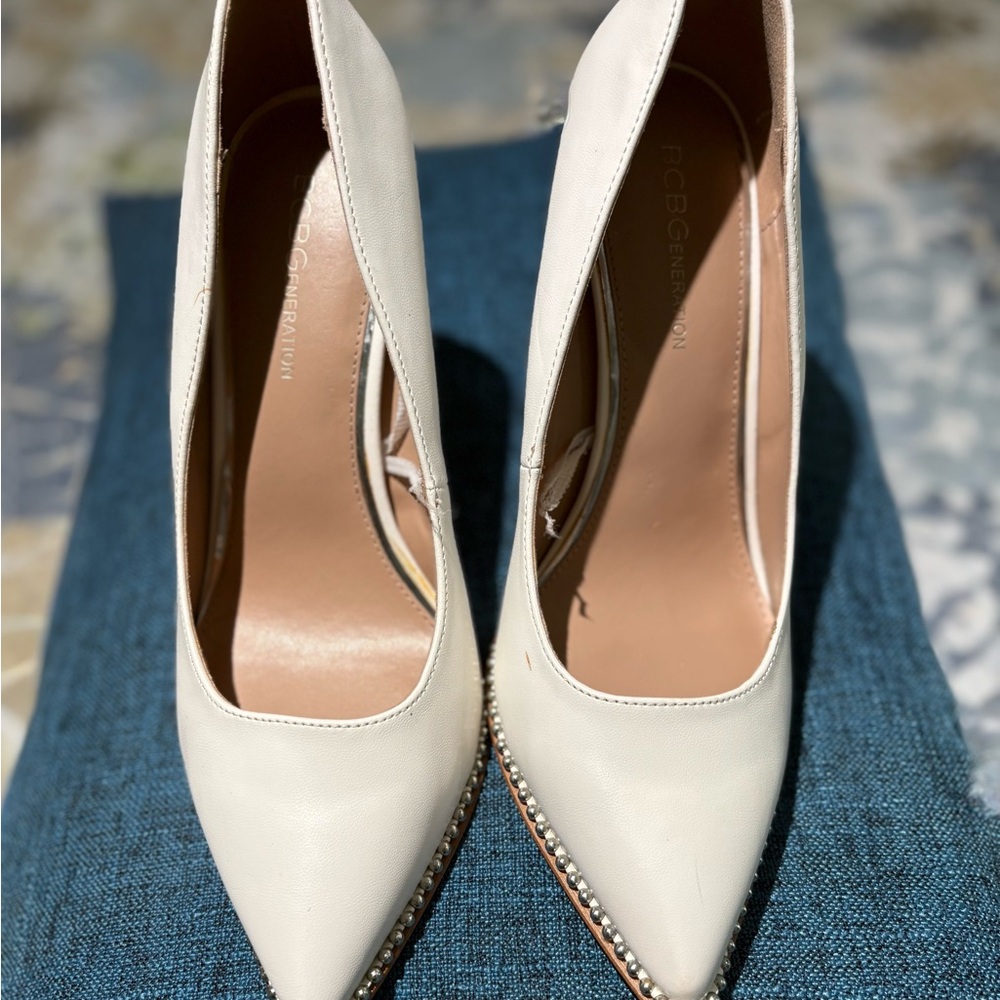 BCBGeneration Women's Ivory/Cream Heels